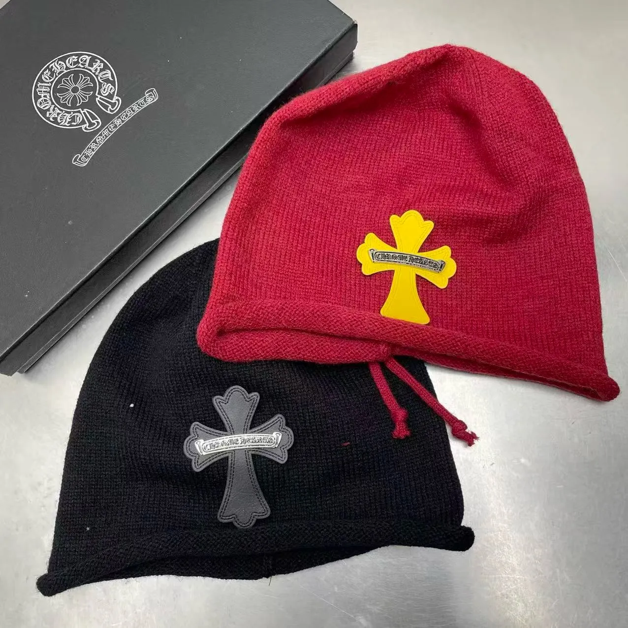 Crow heart pile hat